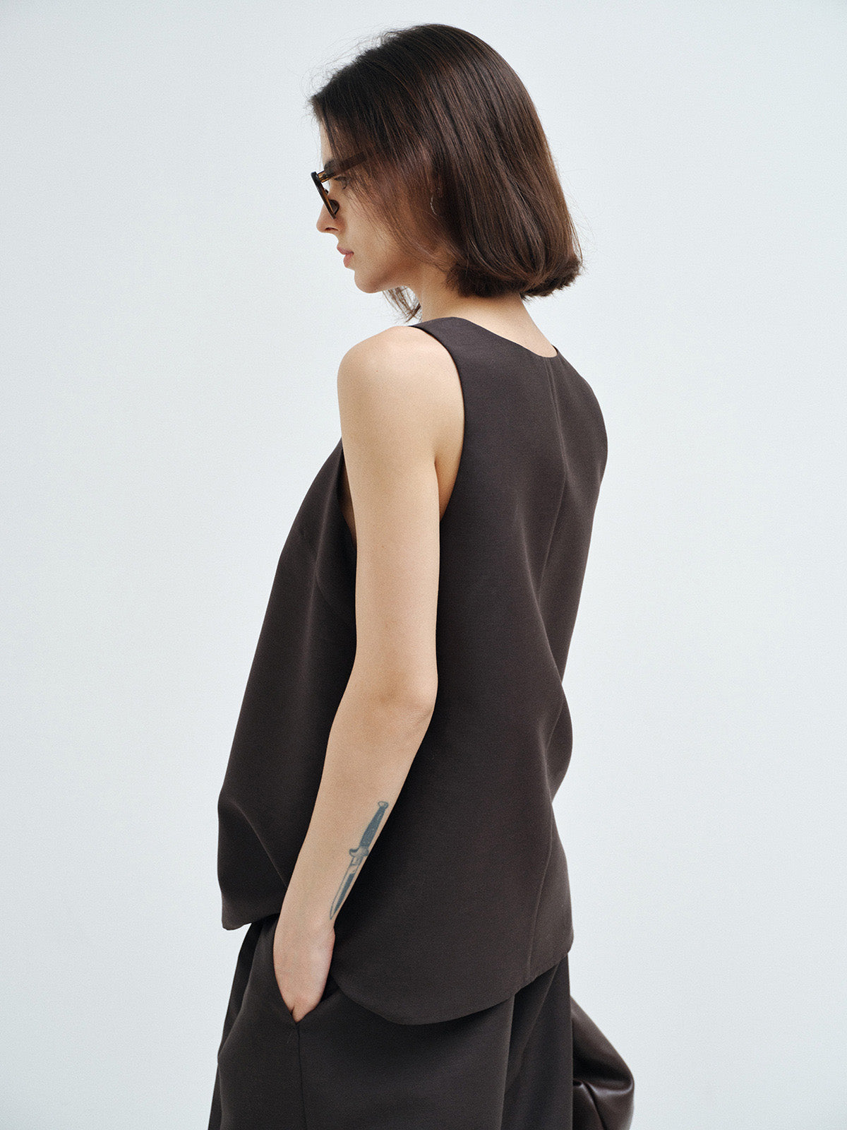 FINE LUSTROUS SILK WOOL KNITTED TANK TOP