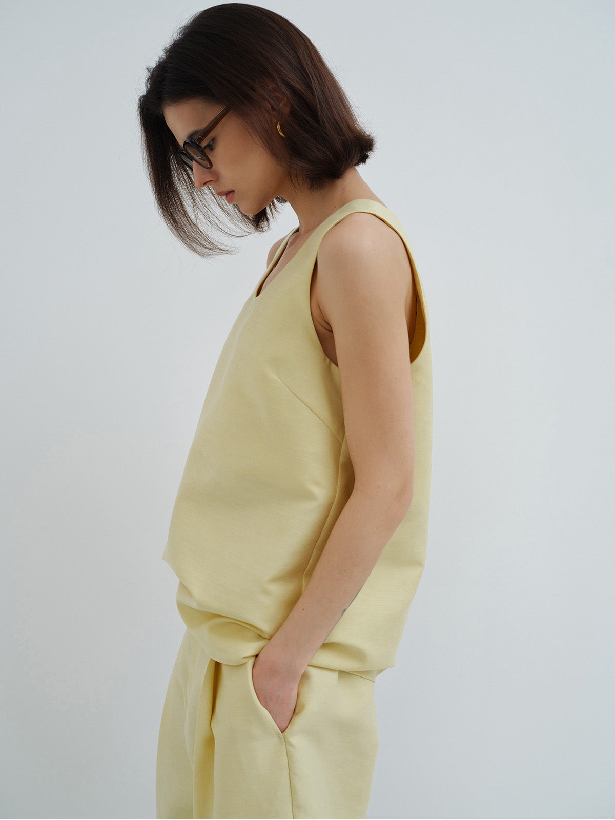 FINE LUSTROUS SILK WOOL KNITTED TANK TOP