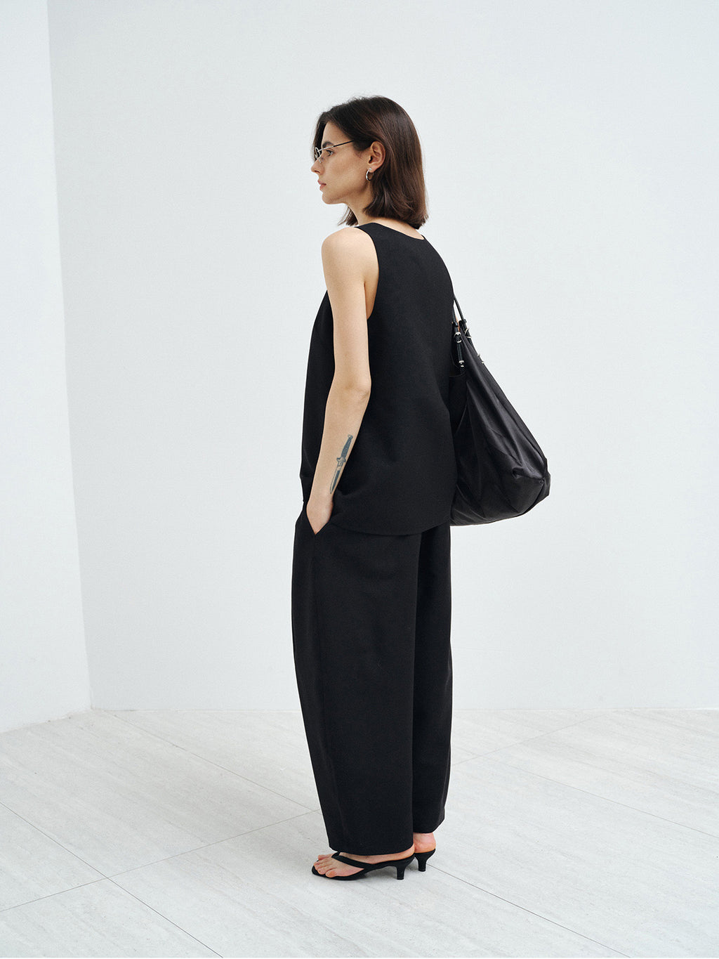 FINE LUSTROUS SILK WOOL KNITTED TANK TOP