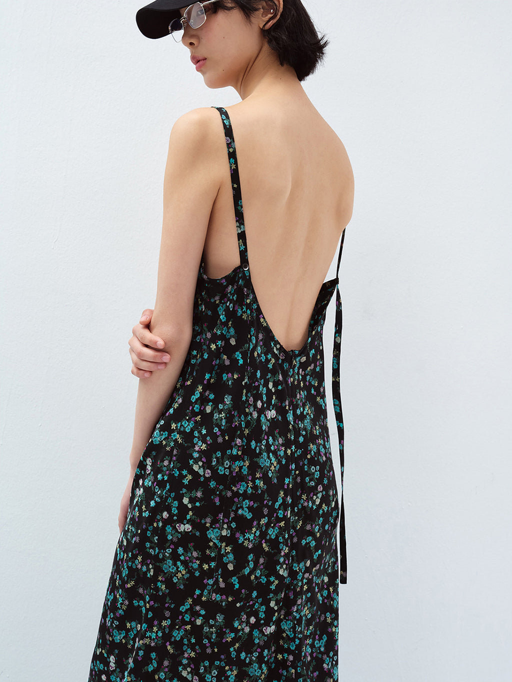 SLEEVELESS OPEN BACK MIDI DRESS