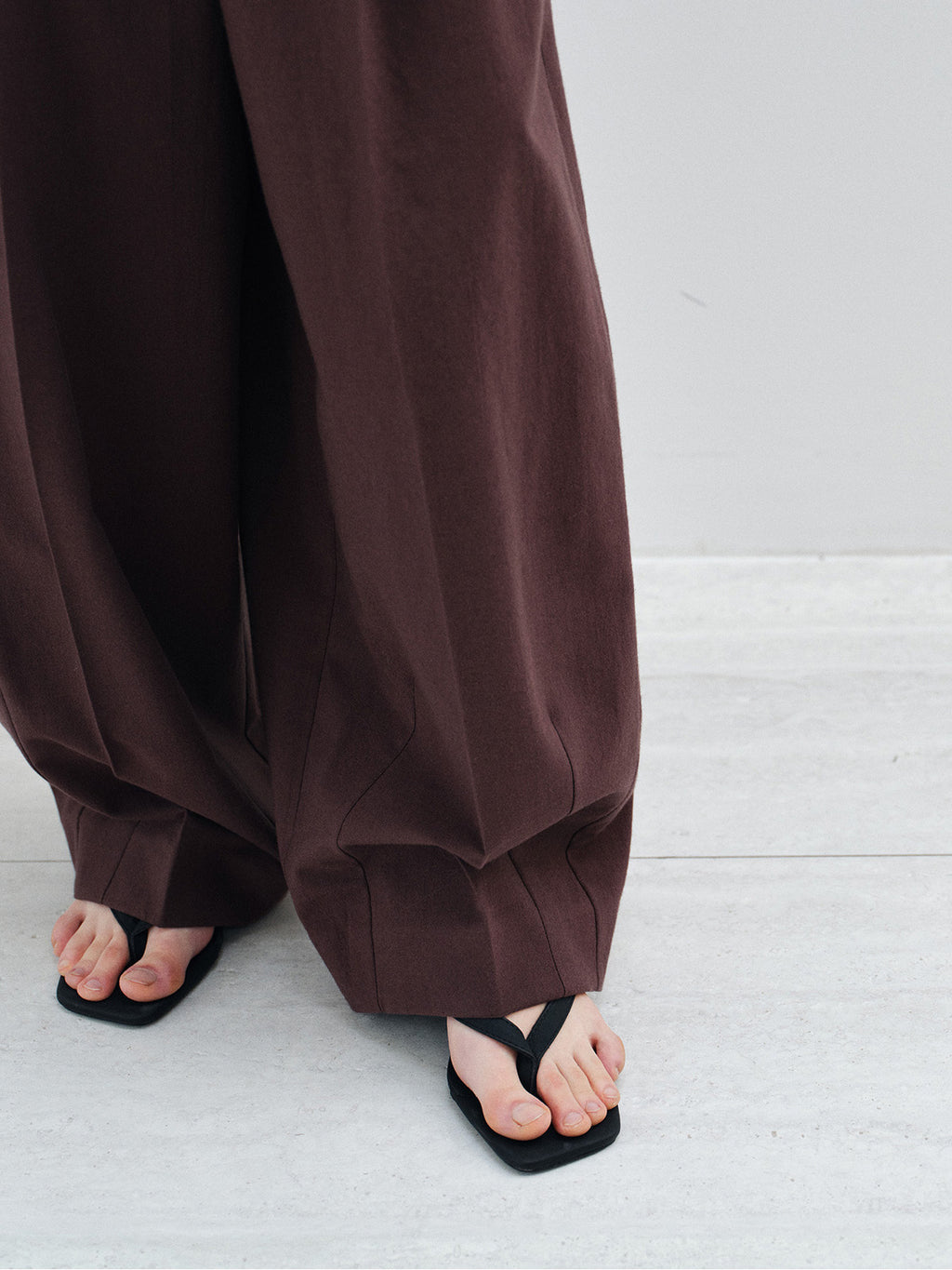 ELASTIC WAIST STRAIGHT LEG PANTS