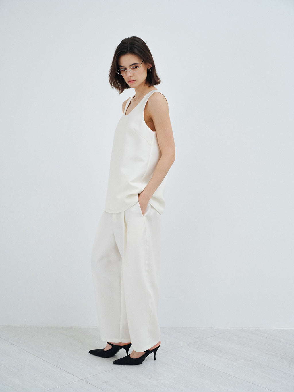 FINE LUSTROUS SILK WOOL KNITTED TANK TOP