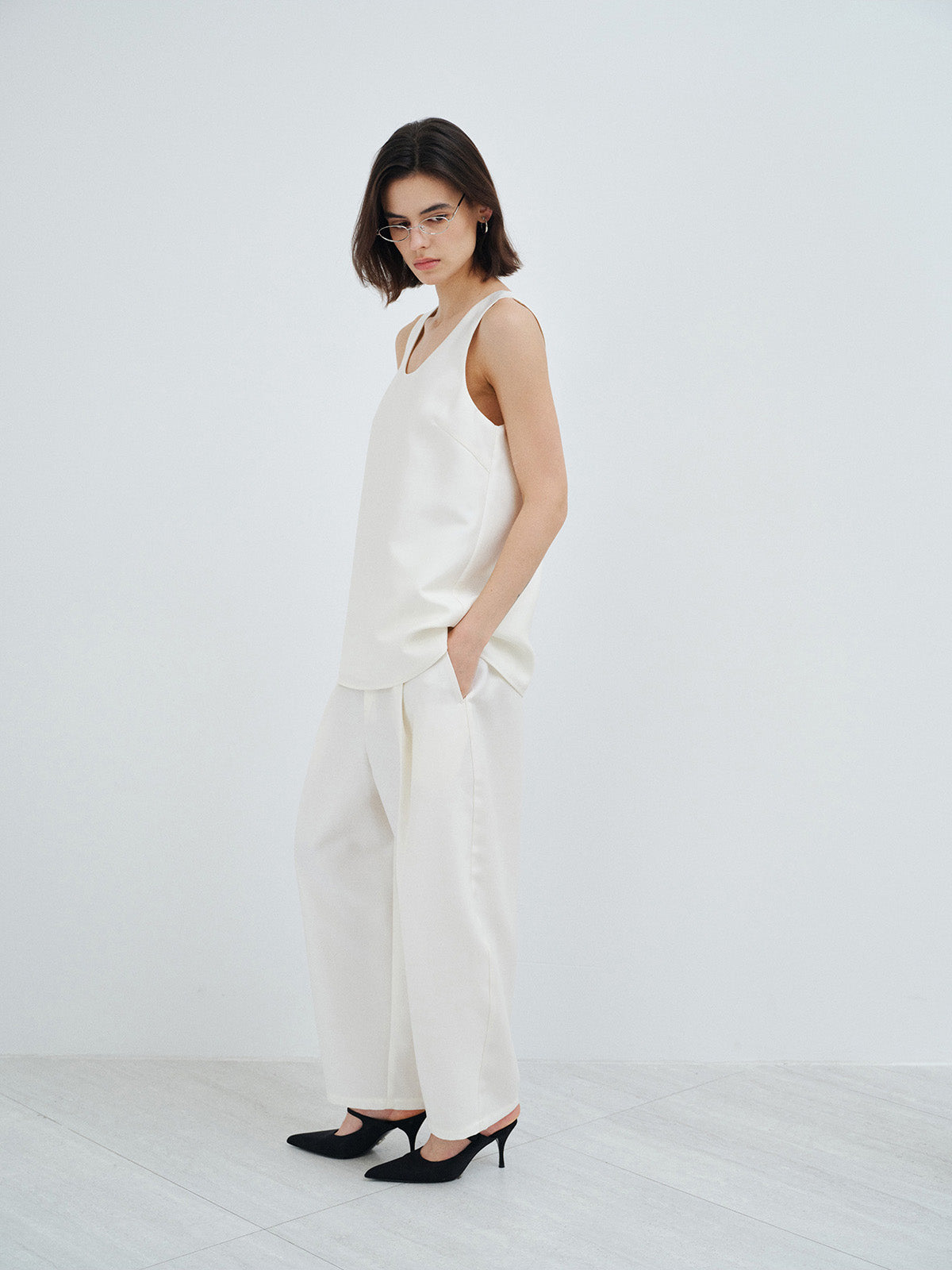 FINE LUSTROUS SILK WOOL KNITTED TANK TOP
